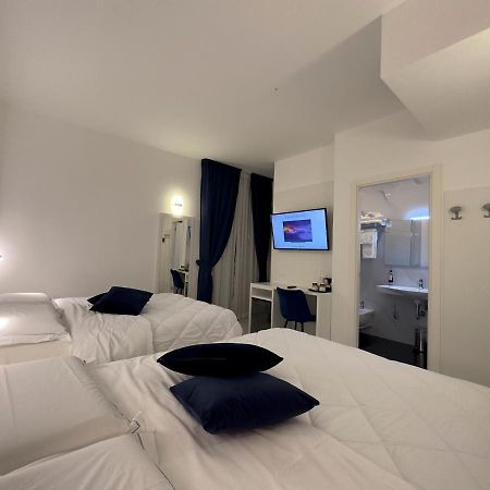 Hotel Smart Cruise Civitavecchia Exterior foto