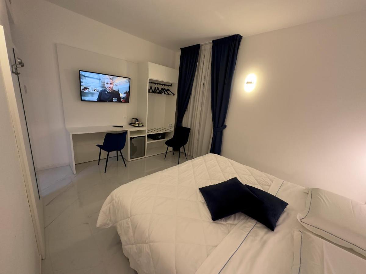 Hotel Smart Cruise Civitavecchia Exterior foto